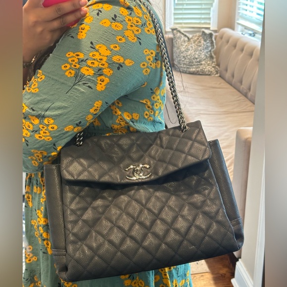 ❌SOLD❌ Chanel Quilted Bag Navy Blue - Picture 4 of 16